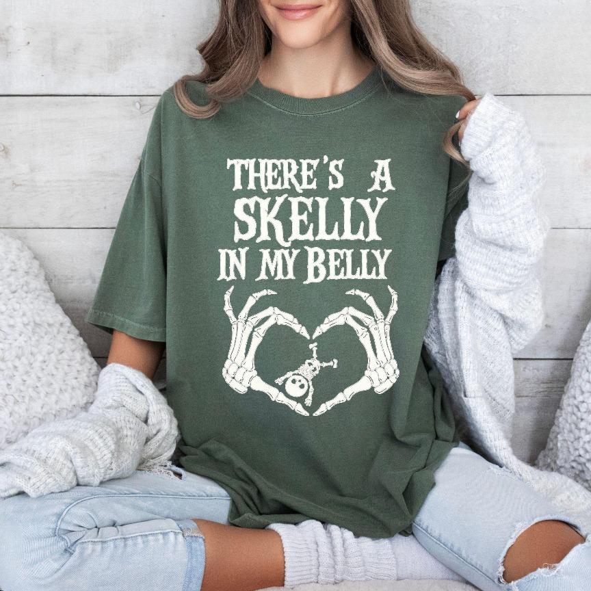 Comfort Colors Spooky Mama Announcement Tee, Halloween Pregnancy Shirt, Pregnancy T-shirt - AMBER 13