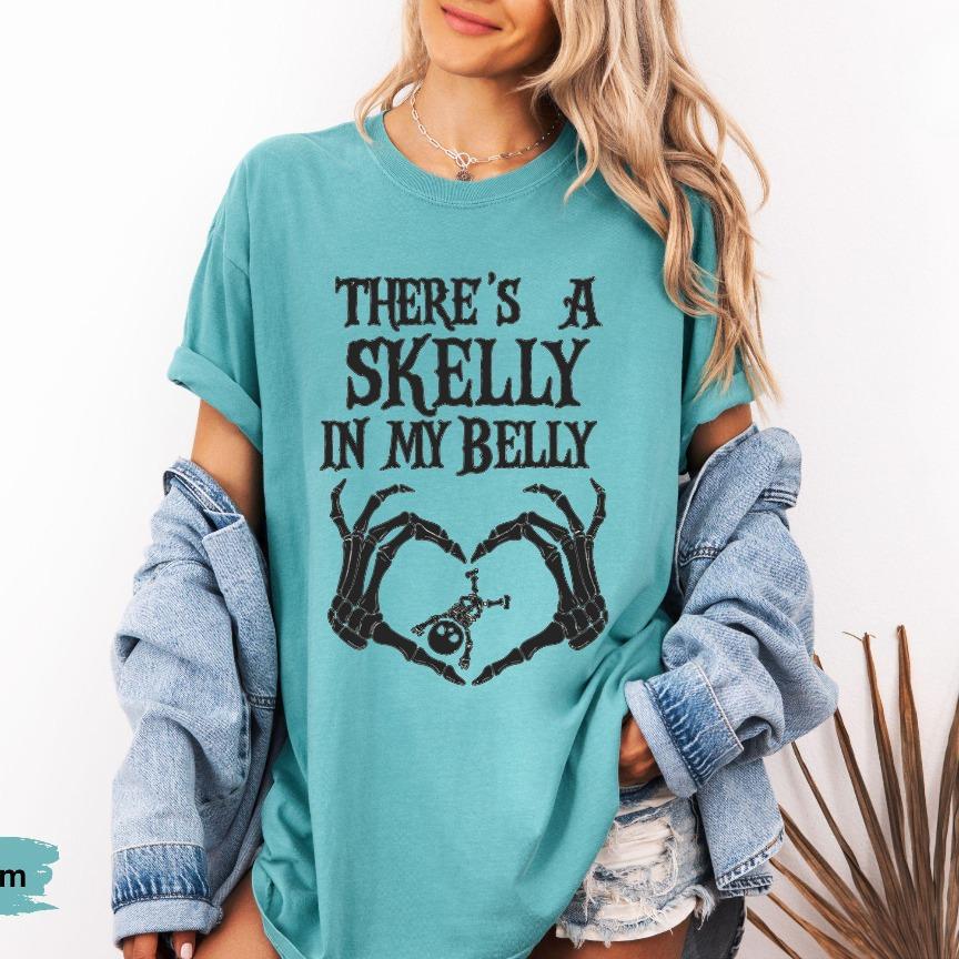 Comfort Colors Spooky Mama Announcement Tee, Halloween Pregnancy Shirt, Pregnancy T-shirt - AMBER